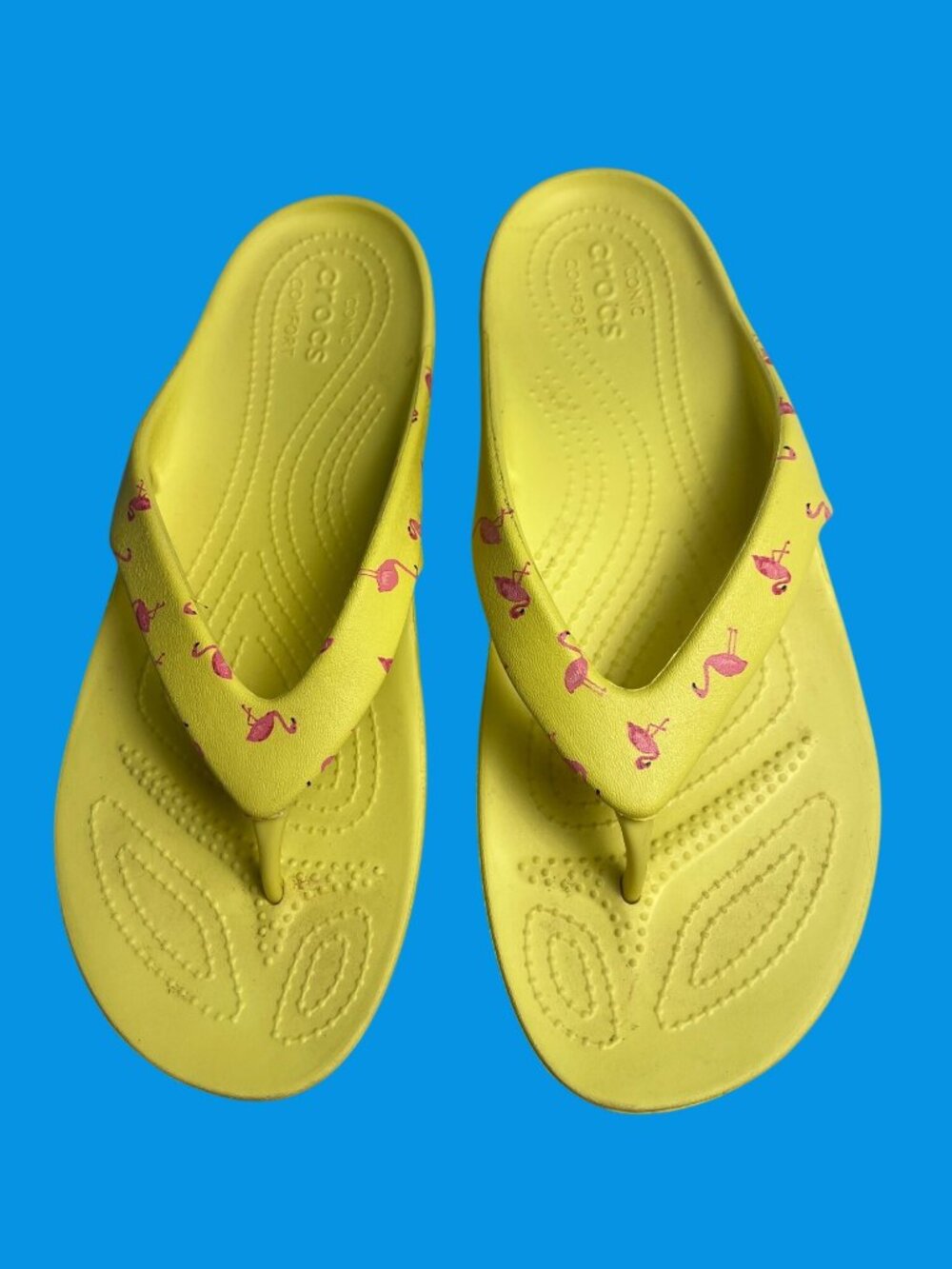 Crocs Womens Kadee II Seasonal Graphic Flamingo Print Flip Flops Yellow Size 10